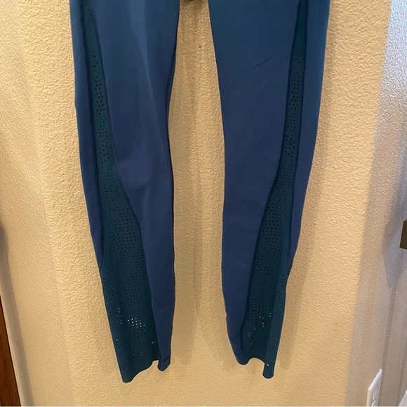 LULULEMON Women Teal Perforated Athletic Leggings Size 2 - Picture 3 of 8